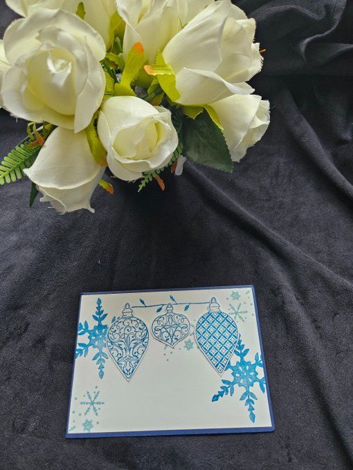 Carte de vœux boule de noël Bleu