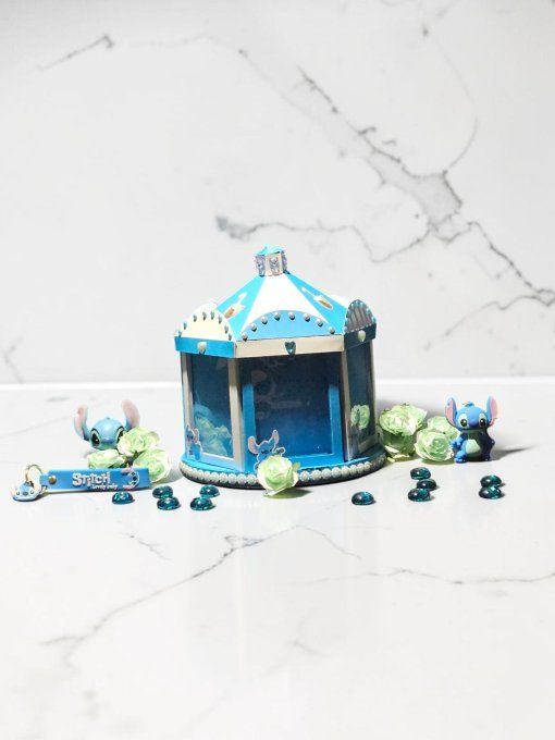 Carrousel Stitch bleu personnalisé. Fait main-